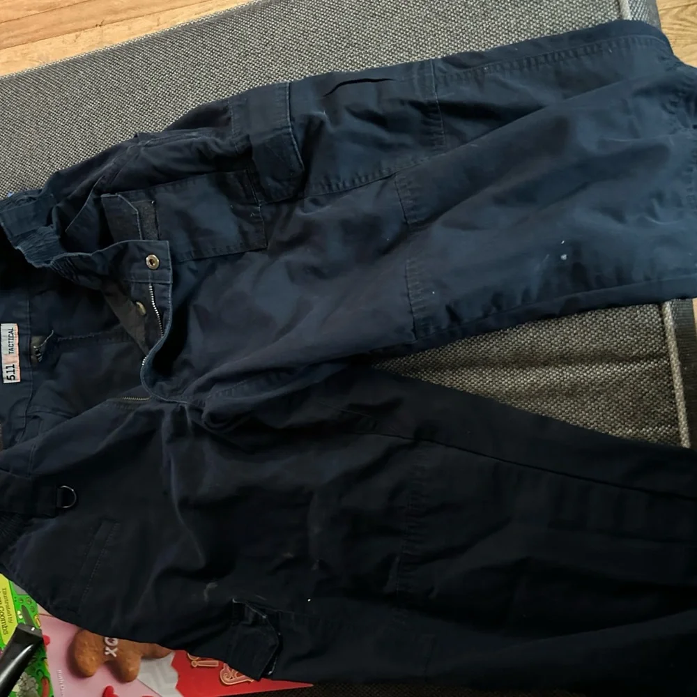 Men's Black Cargo Pants - Picture 3 of 10